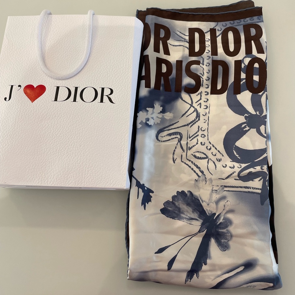 AUNTHENTIC DIOR silk scarf